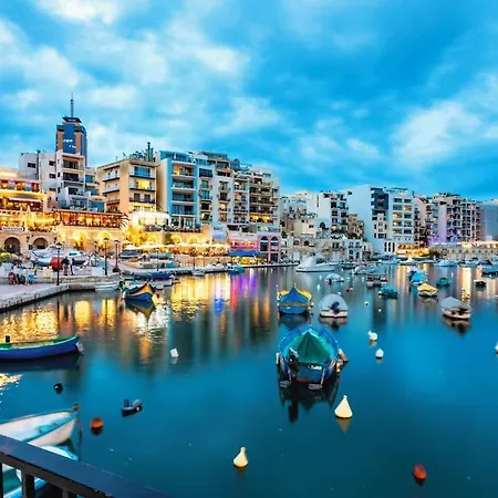 Vakantiehuis Charles Home, Cozy, Prime Spot, Near Seafront *