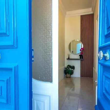 펜션 Charles Home, Cozy, Prime Spot, Near Seafront