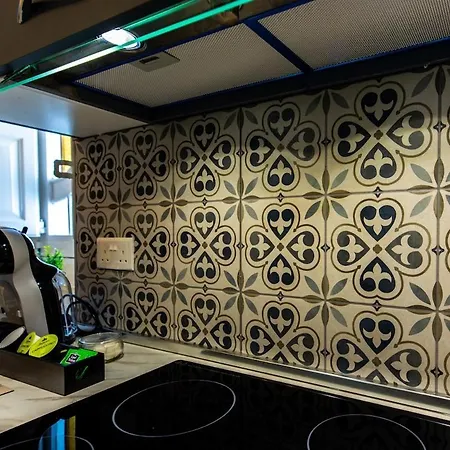 Charles Home, Cozy, Prime Spot, Near Seafront Semesterbostad Sliema